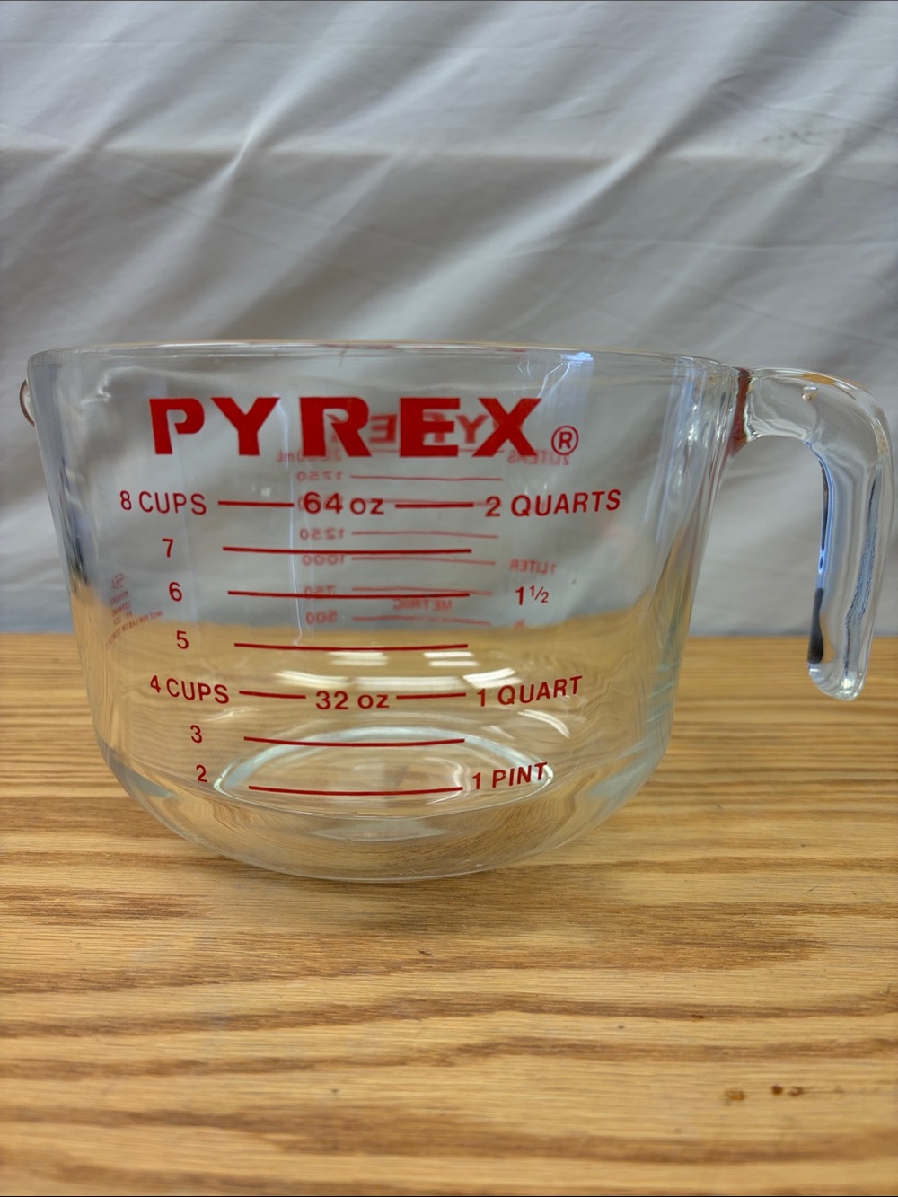 8 Cup (2-quart/64oz) Pyrex Measuring Cup
